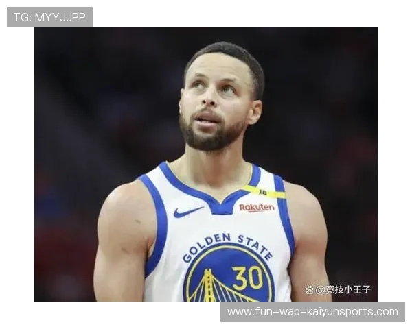勇士凭借三分雨重击太阳，库里与穆迪成关键，勇士队员对库里