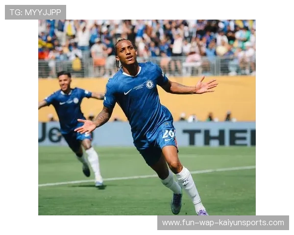 切尔西边路推进流畅，比赛节奏紧凑，切尔西那个3